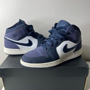 Air Jordan 1 Mid Sandis Purple